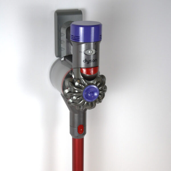 Dyson V8